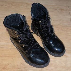 Combat boots